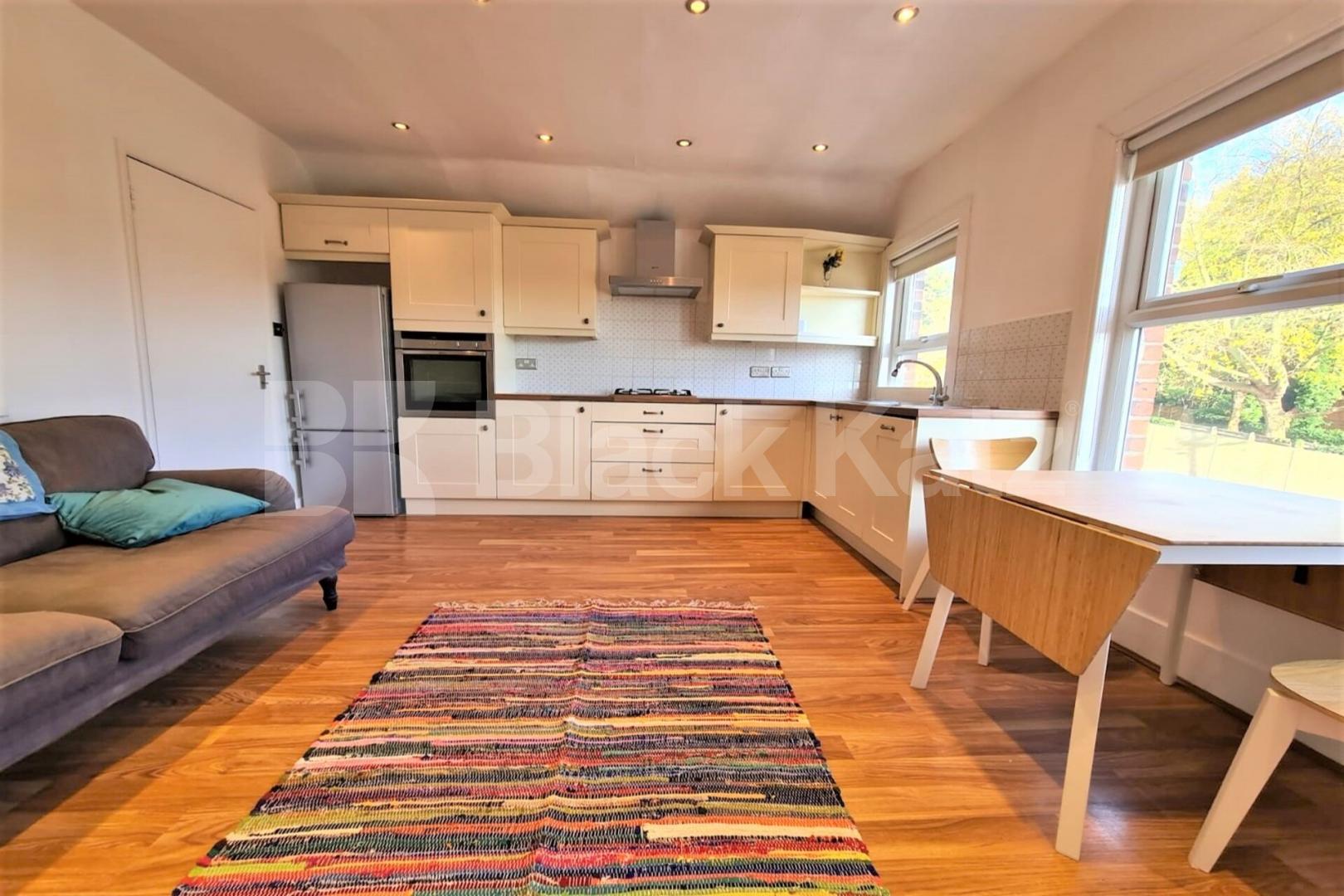 Top floor modern 1 bedroom property only a short walk away from Archway Station  Archway Road, Archway